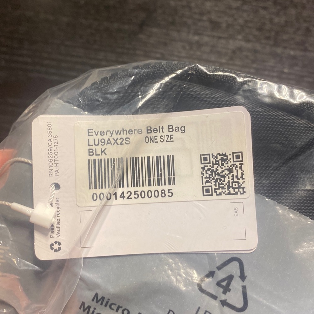 HP 2/19 NWT Lululemon Everywhere Black Belt Bag 1L - Picture 9 of 10